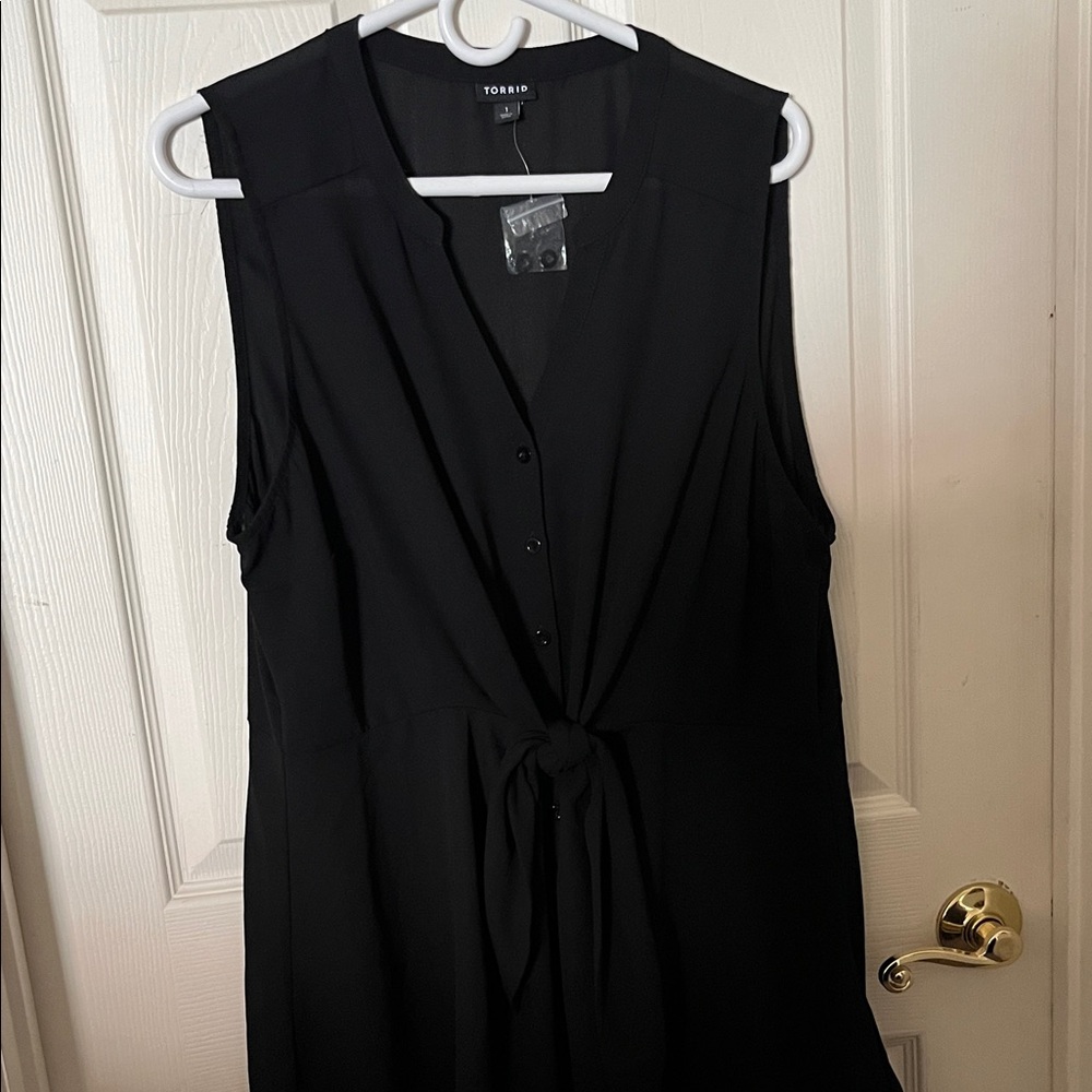 Torrid Black Casual Sleeveless Button-Down Sheer Blouse size 1 torrid